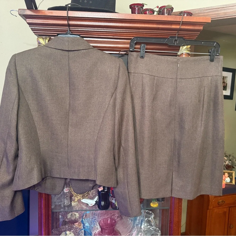 ANTONIO MELANI Brown Blazer and Skirt Set - Picture 3 of 4